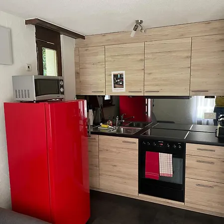 3 Minuten Vom Bahnhof-apartment شقة *